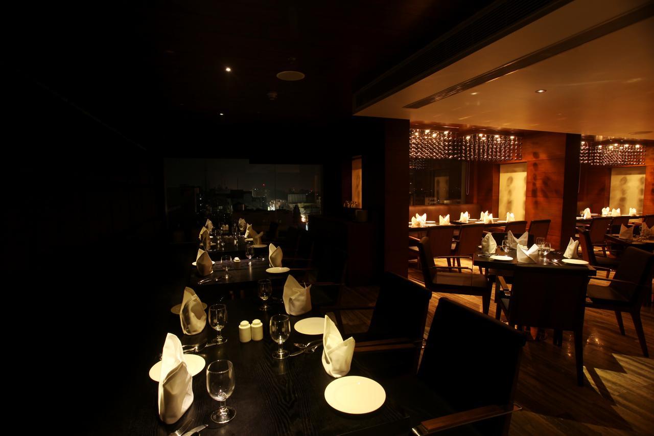 Paradigm Sarovar Portico Kākināda Eksteriør bilde