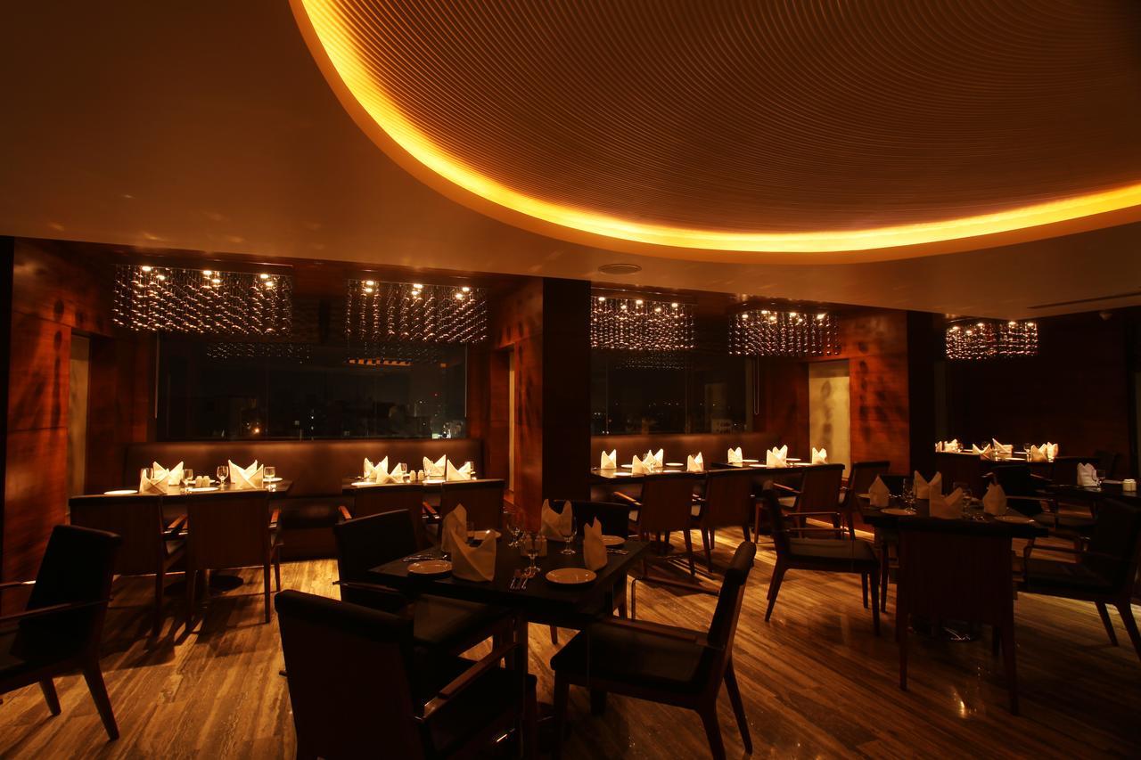 Paradigm Sarovar Portico Kākināda Eksteriør bilde